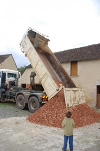 Les graviers arrivent