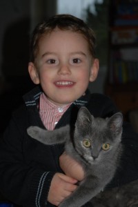 Minoue n'est jamais très fière dans les bras de Gaspard!