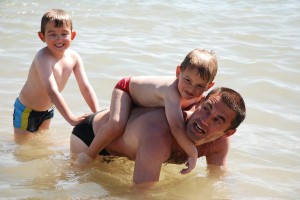 Papa amuse ses fils