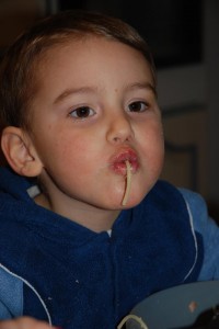 Gaspard mange les spaghettis