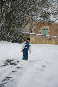 Aymé sur la route déneigée