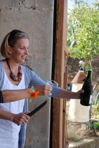 Blandine sabre le champagne